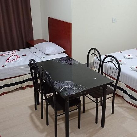 Hato Inn Yangon Exteriör bild