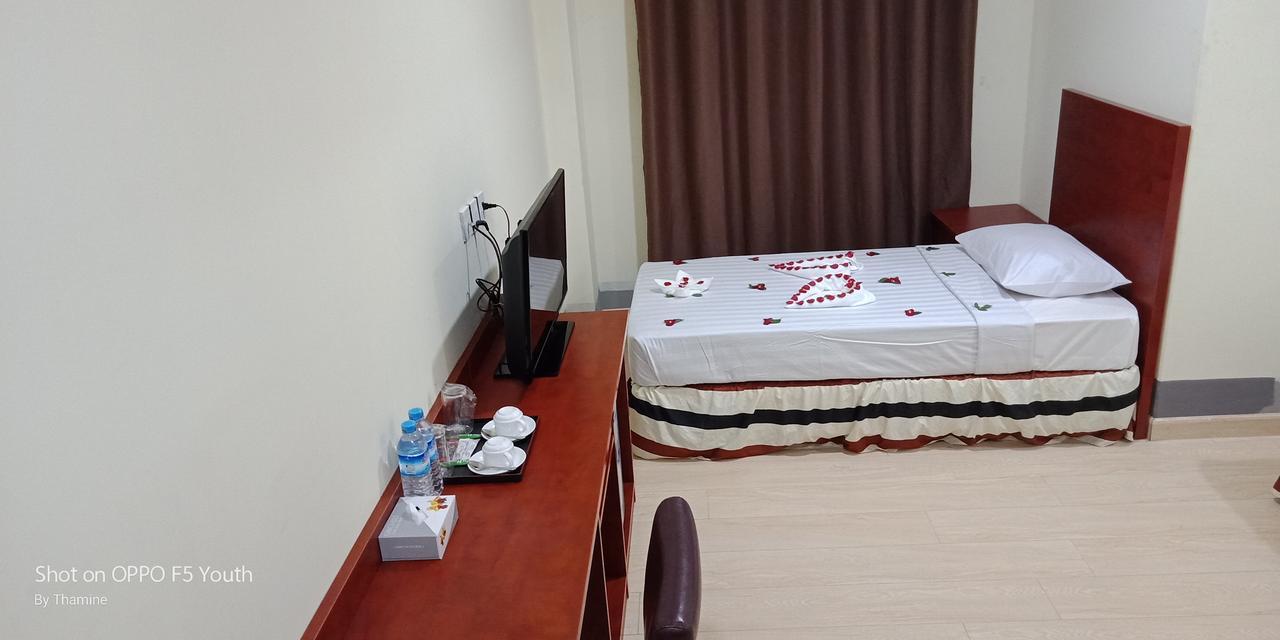 Hato Inn Yangon Exteriör bild