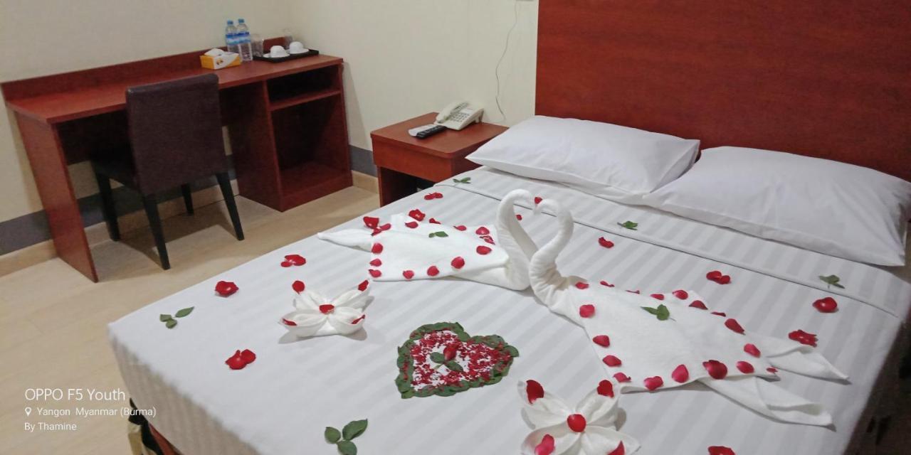 Hato Inn Yangon Exteriör bild