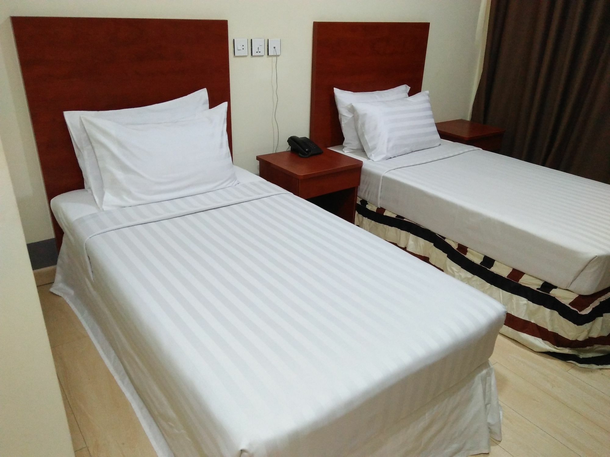 Hato Inn Yangon Exteriör bild